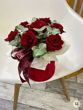 Коробка S с розами 
